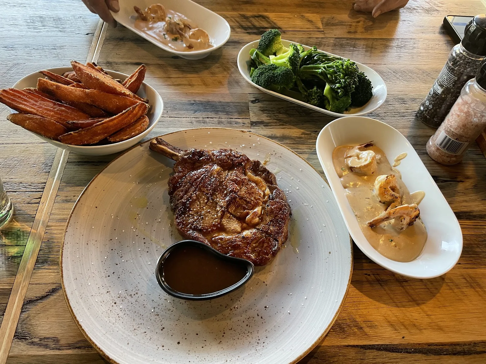 Warm Hospitality & Open Kitchen